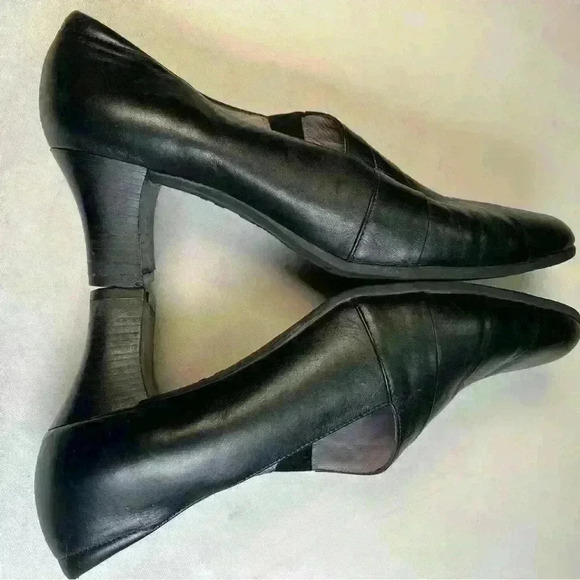 Beautifeel Shoes Womens 9 Pump Black Leather Pleated Block Heels lightly worn - Picture 11 of 13